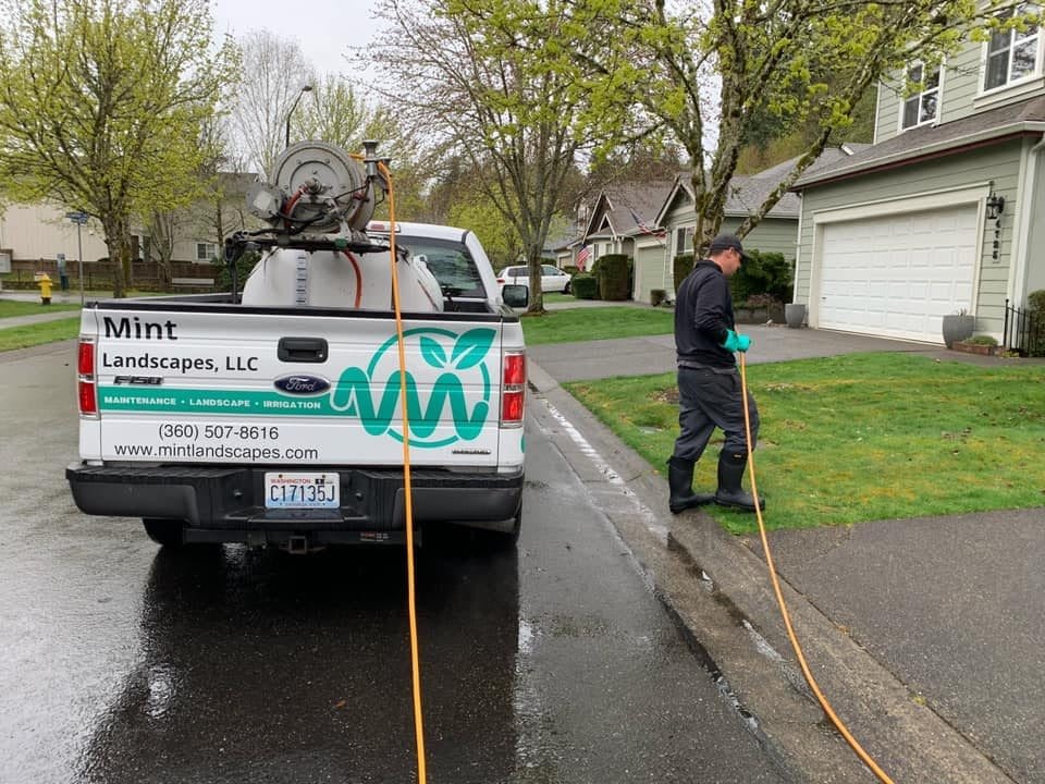 Fertilizing Truck